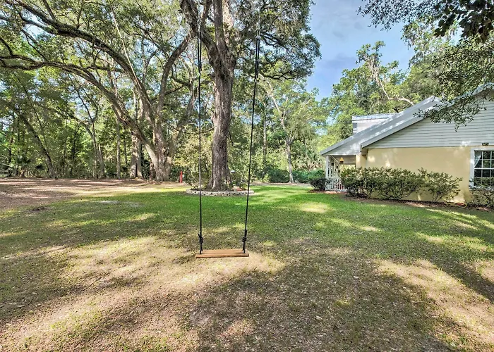 Serene Old Town Getaway Near Suwannee River!