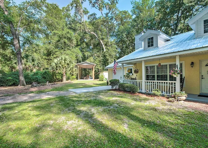 Serene Old Town Getaway Near Suwannee River!