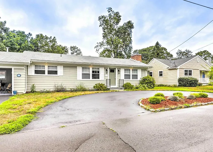 Charming Old Saybrook Cottage < 1 Mi To Beach