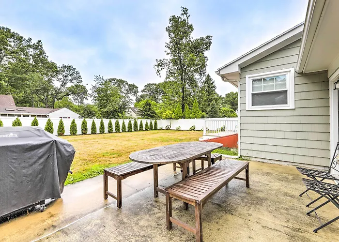 Charming Old Saybrook Cottage < 1 Mi To Beach