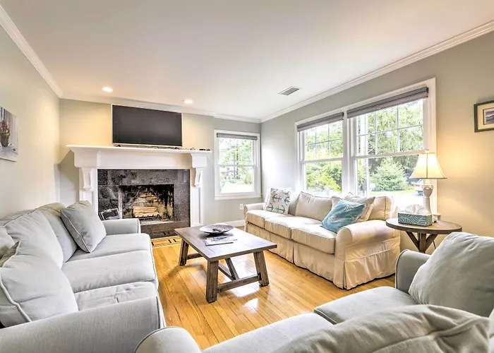 Charming Old Saybrook Cottage < 1 Mi To Beach