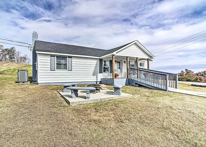 Updated Beattyville Ranch-Style Home W/ Yard!