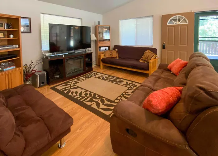 Private 2-Acre Retreat W/ Mtn Views, Walk To River