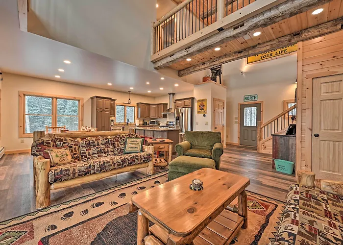 Rustic 3-Story Pittsburg Cabin W/ Lake & Mtn Views
