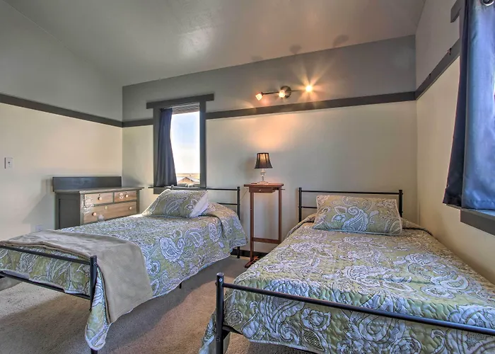 Pet-Friendly Choteau Townhouse With Gas Grill!