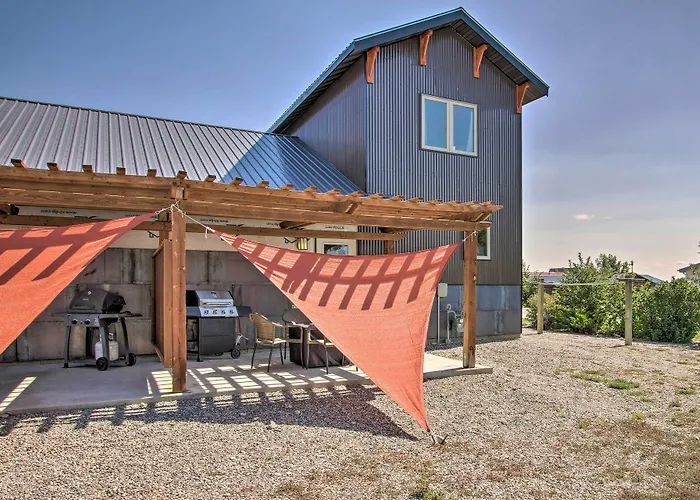 Pet-Friendly Choteau Townhouse With Gas Grill!