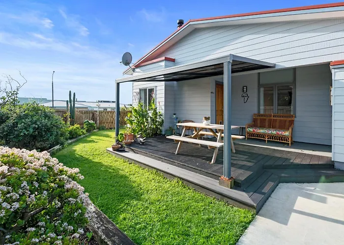 Ekhaya - New Plymouth Holiday Home