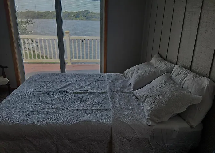 Beautiful Lake House At The Matanzas Beach