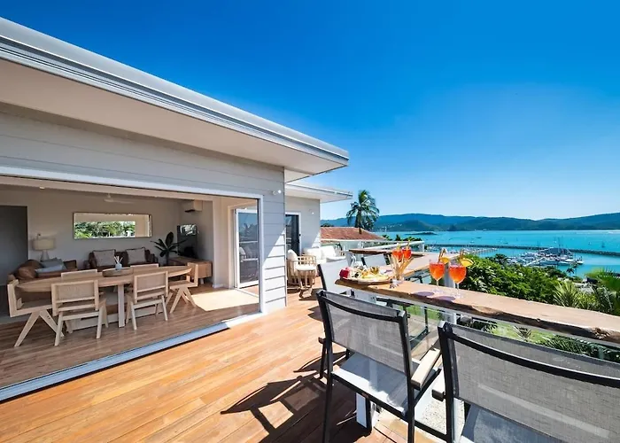 Nautical Views - Airlie Beach