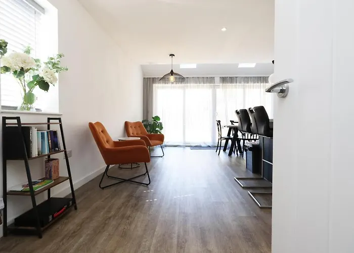 3Br Home 3 Parking Near Cardiff Bay City Centre And Stadium