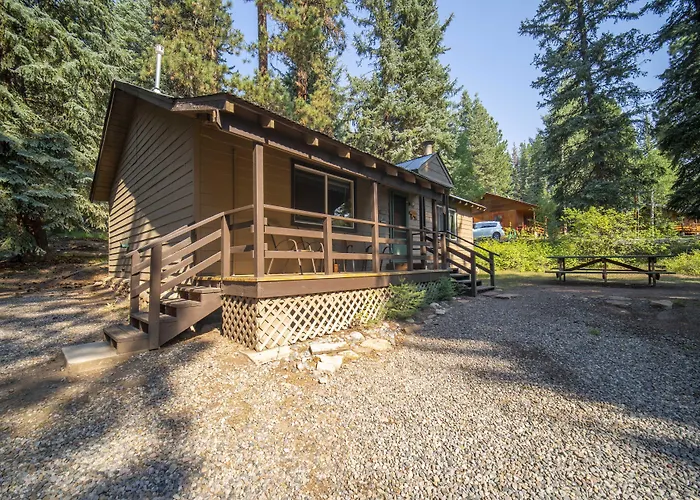 Bear Paw Lodge & Vacation Homes