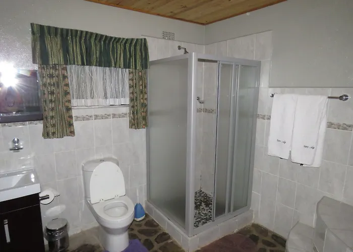Parrot Lodge
