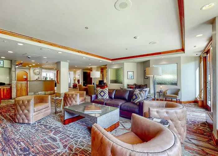 Ski-In/Ski-Out Lionshead Village Condo With Hot Tubs, Pool, Gym - Steps To Lifts