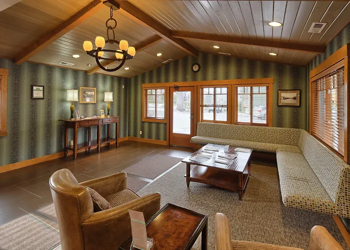 Lakeside Lodge And Suites