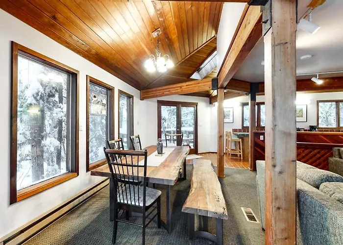 Open-Beam Girdwood Chalet W Sunlit Solarium