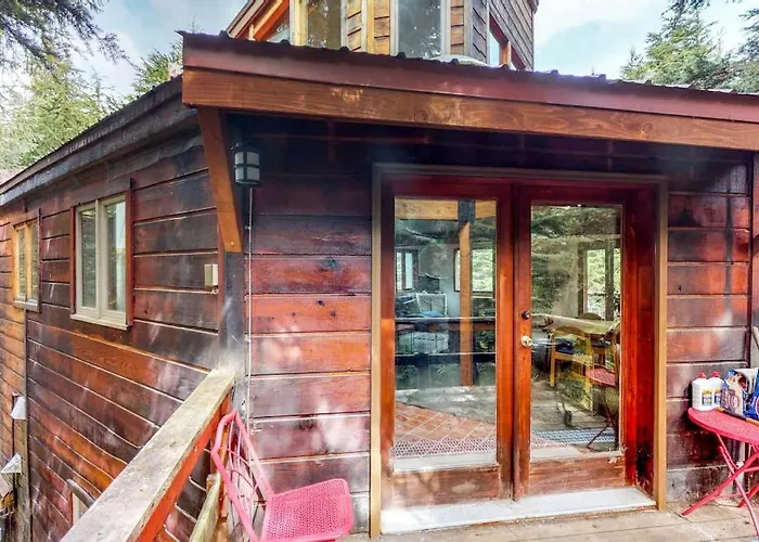 Open-Beam Girdwood Chalet W Sunlit Solarium