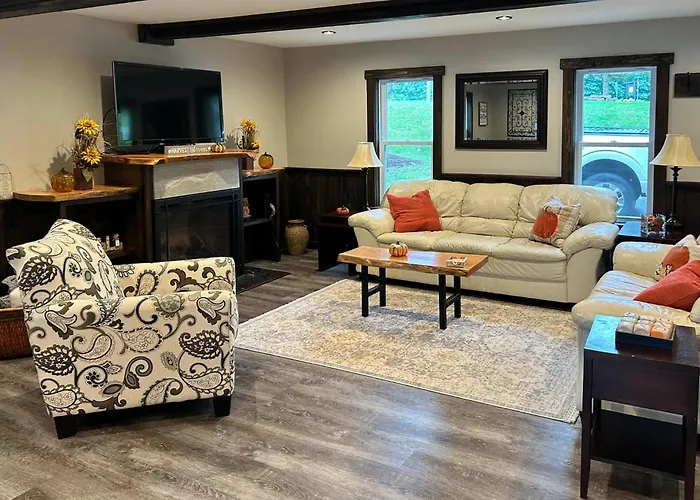Family Friendly! Lakefront Tully Getaway W/ Porch
