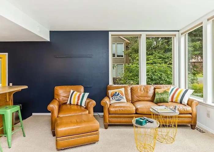 Compact Girdwood Condo Steps From The Lifts