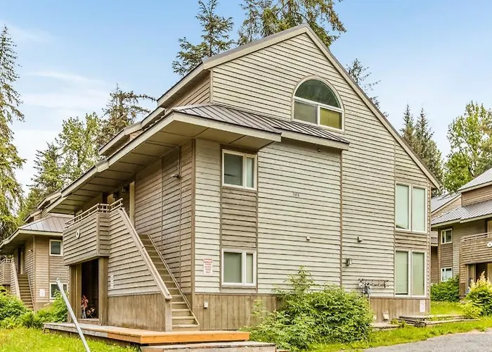 Compact Girdwood Condo Steps From The Lifts