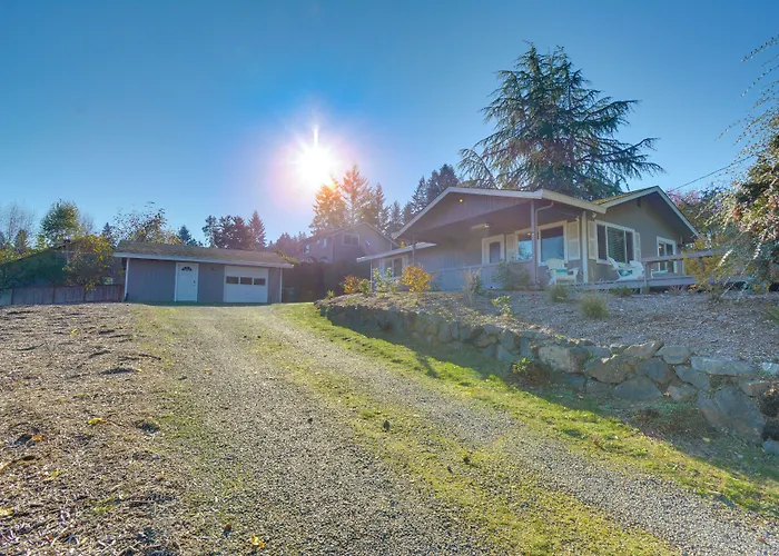 Gig Harbor Vacation Rental Home: 1 Mi To Uptown!