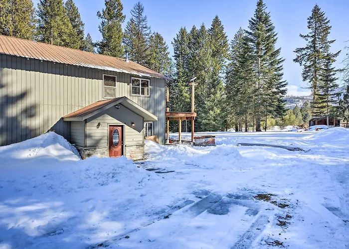 Family-Friendly Sagle Vacation Rental W/ Deck