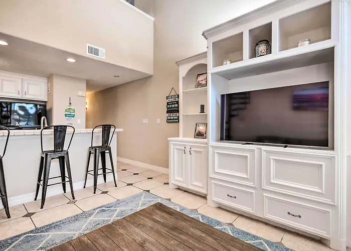 Idyllic Montgomery Condo W/ Pool & Lake View!