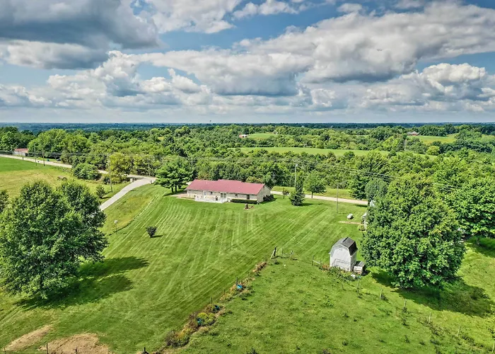 Charming Williamstown Retreat W/ Private Yard