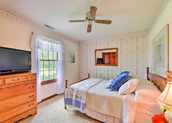 Charming Williamstown Retreat W/ Private Yard