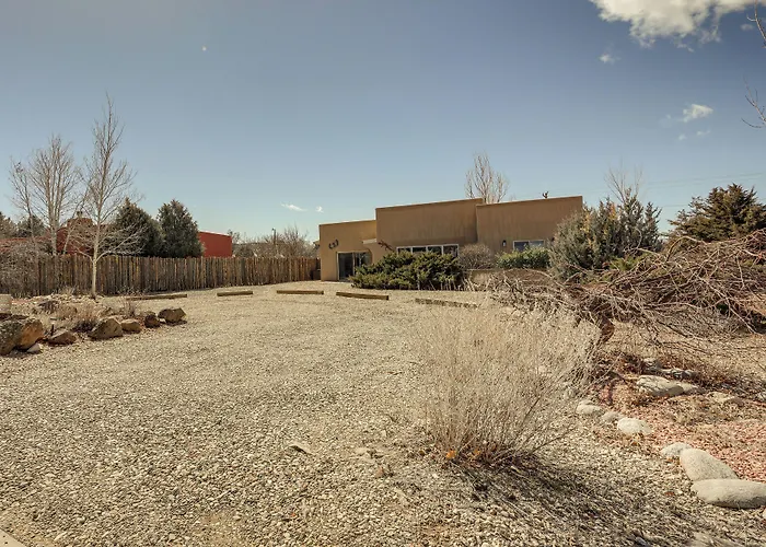 Taos Home W/ Private Hot Tub, Sauna & Gas Grill!