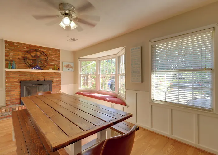'The Ranger House' Columbus Home: Fenced Backyard