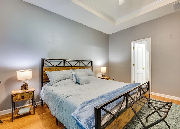 Inviting Austell Home: 14 Mi To Downtown Atlanta!