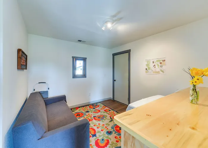 Family-Friendly Lander Home Rental: Yard, Patio!