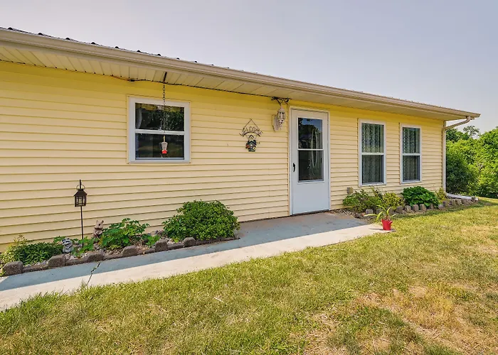 Charming Smiths Grove Home Near Cave Tours!