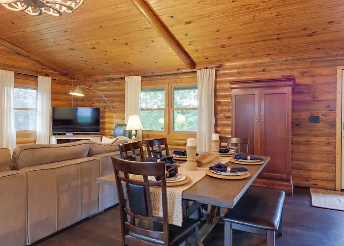 Cozy Brookville Home W/ Fire Pit & Deck!
