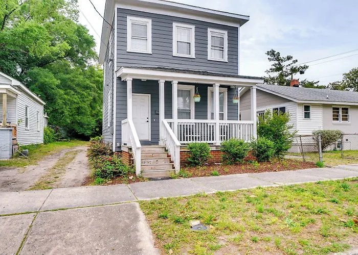 Wilmington Getaway Near Riverwalk + Downtown!
