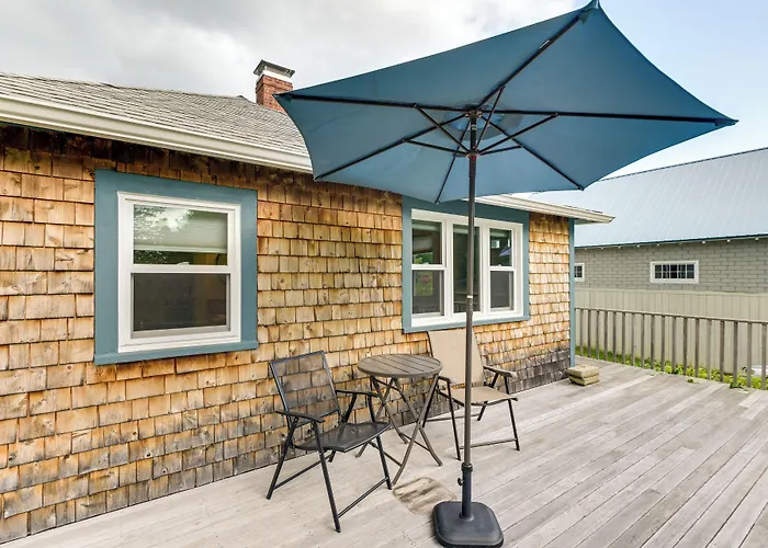 Pet-Friendly Maine Cottage By Northern Bay