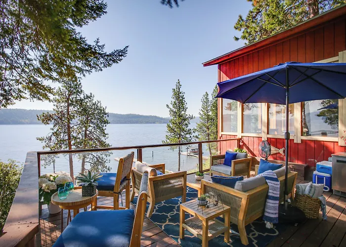 Lakefront Bliss: Coeur D'Alene Cabin W/ Dock!