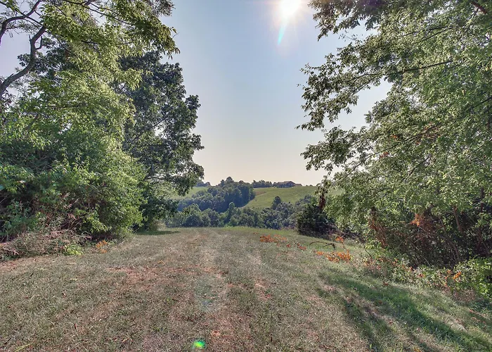 Kentucky Retreat Near Williamstown Lake!