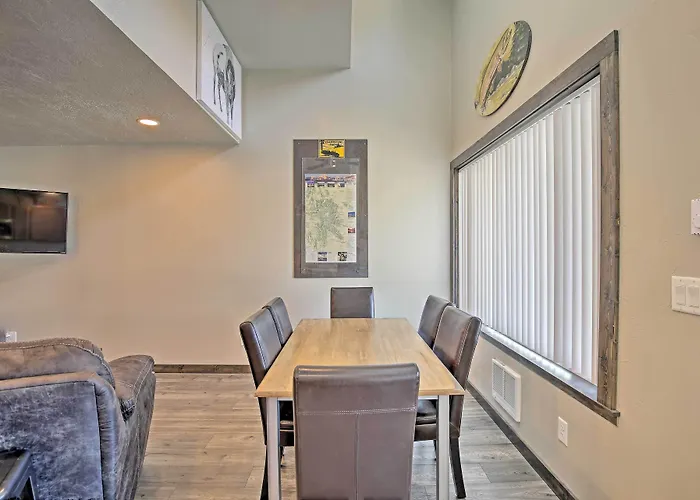 Charming Home - 1 Mi To Yellowstone National Park!