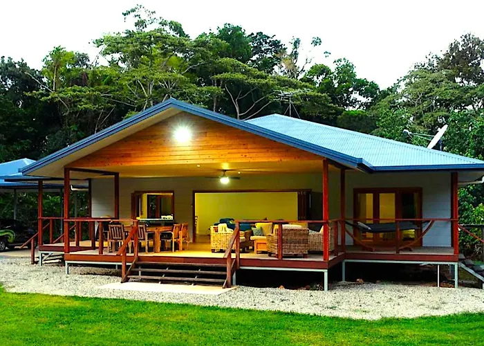 Coconut Beach House & Cottages