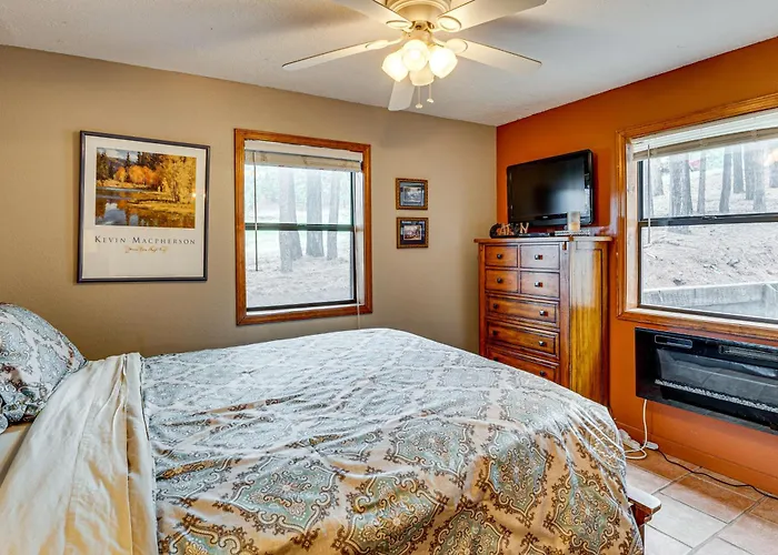 Cozy Angel Fire Condo < Half Mi To Resort!