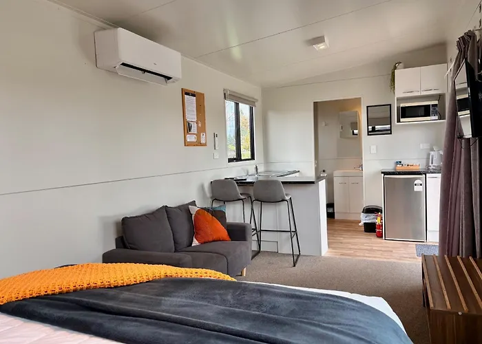 Stunted Totara, Unit 5