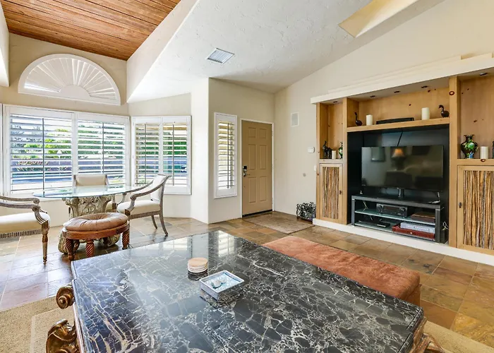 Indian Wells Oasis W/ Pool: Walk To Tennis Garden!