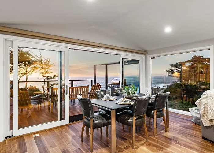 Private Blufftop Retreat With Ocean Views & Hot Tub