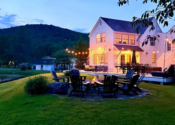 The Villa - Industrial Farmhouse With Hot Tub