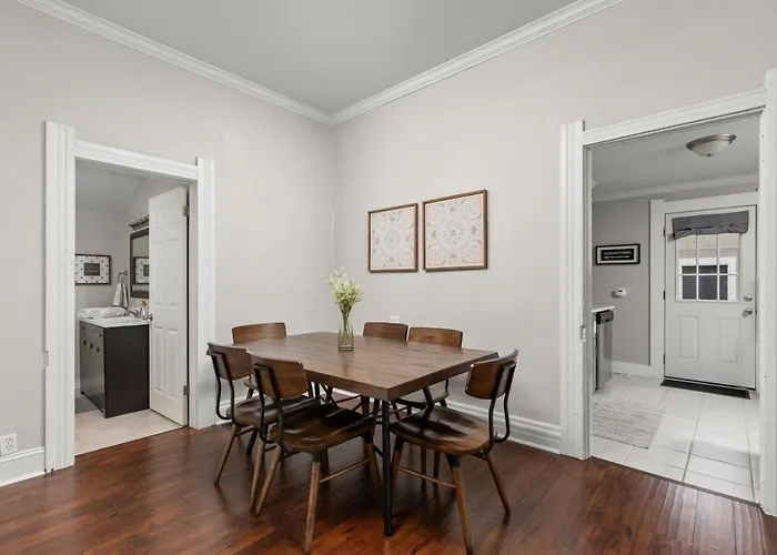 Cheerful 2-Bedroom Cottage In Downtown Noblesville