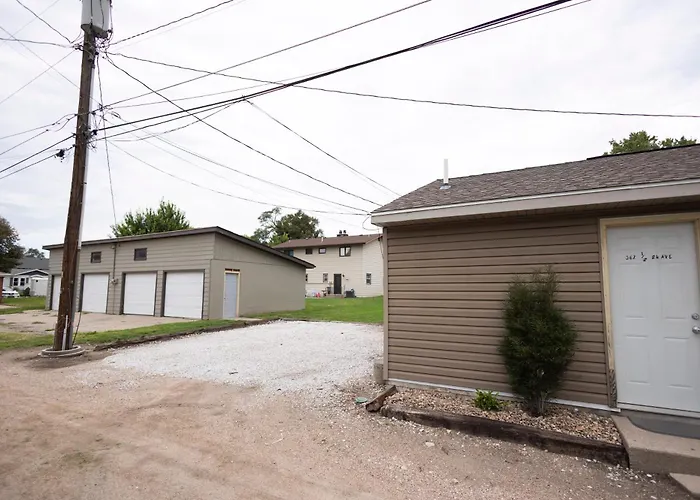 < 1 Mi To Pawnee Park! Cozy Bungalow W/ Gazebo