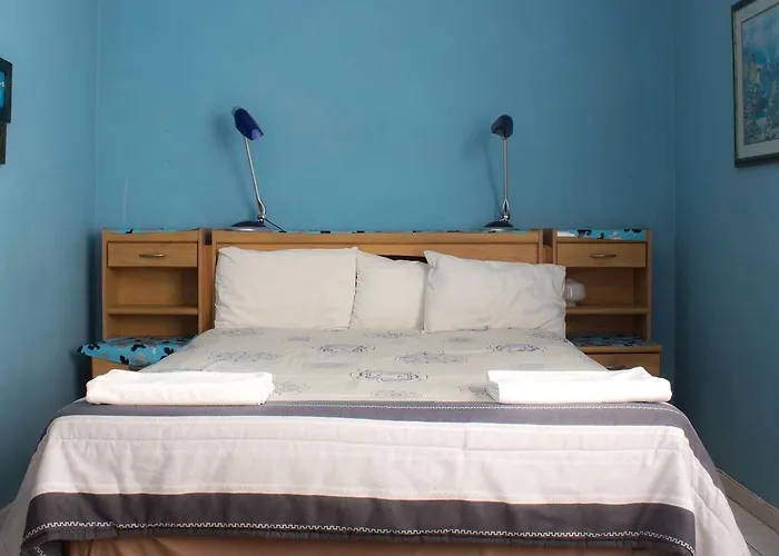 Sea Fever Lodge
