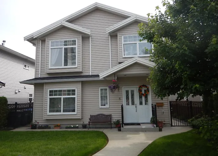 Clean And Quiet 2 Bdr 2 Bthr Private Entrance Entire Guests Suite Near Coquitlam Center Mall And Skytrain