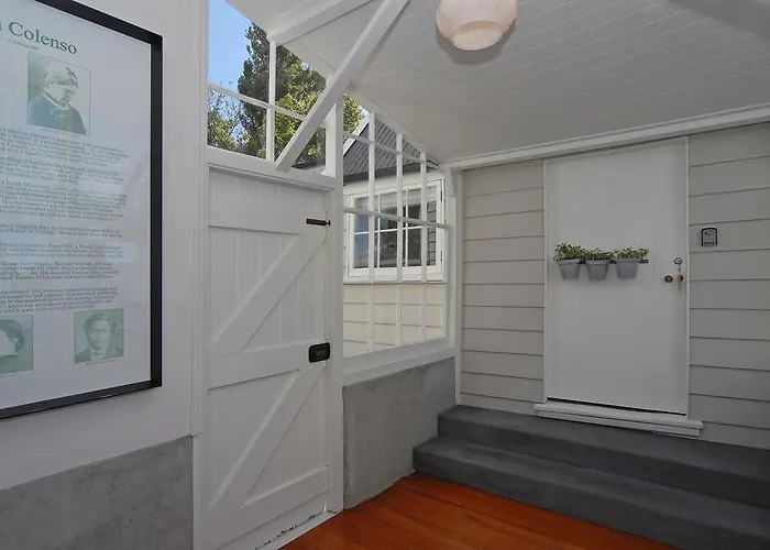 Historic Colenso Cottage
